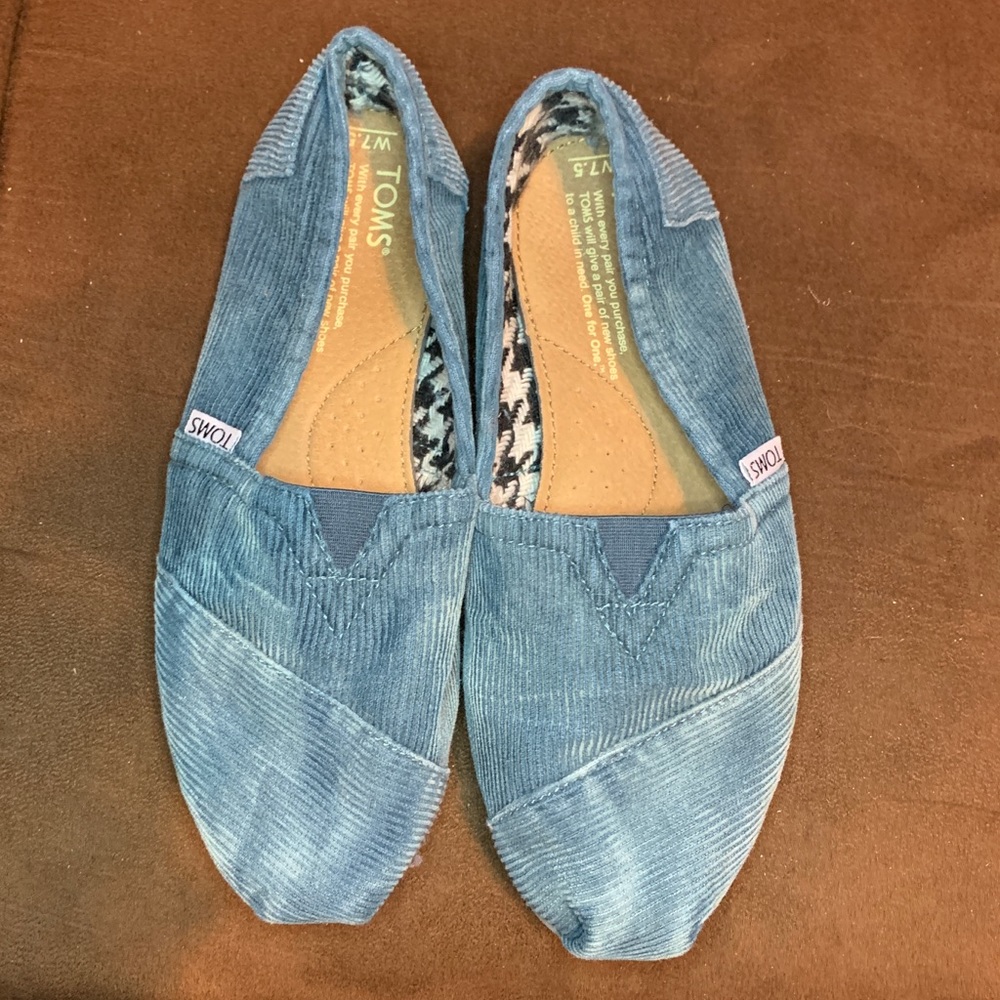 Toms